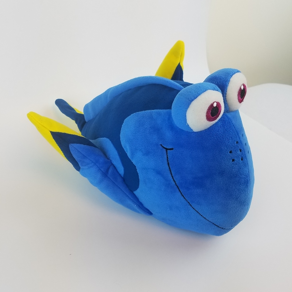 NWOT DISNEY DORY THE FISH 13" PLUSH